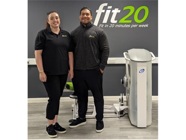 {Katherine & Loma Kivalu, Studio Owners fit20 Halifax Hipperholme}