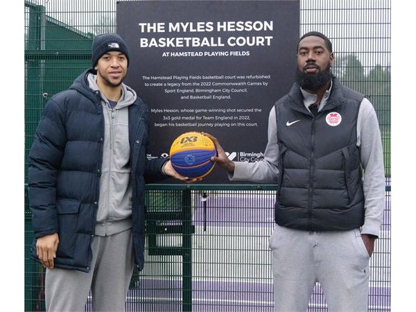 {FASTSIGNS UNVEILS NEW PLAQUE IN HONOUR OF ENGLAND AND GB INTERNATIONAL SPORTING STAR}