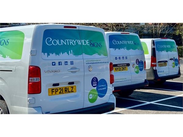 {This franchise offers 2 routes to success…which one is right for you?}