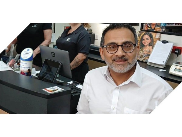 {Mail Boxes Etc. Chichester celebrates 10 years of franchise success}