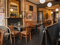 established bar bistro historic - 3