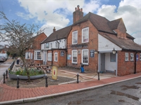 well regarded lucractive pub - 1