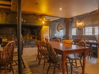 well regarded lucractive pub - 3