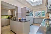 a stunning detatched 9-bedroom - 2