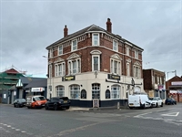 freehold hotel with cafe - 1