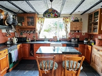 a beautiful detached property - 3