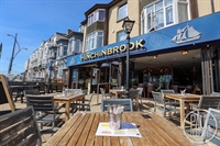 successful family-run seaside restaurant - 2