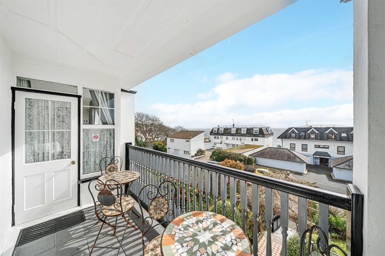 Buy A Coastal B&b With 3 Bed Owners - Falmouth