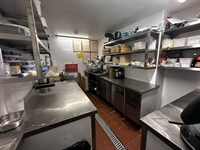 licensed restaurant accommodation queens - 2