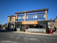 well-established popular bar business - 1