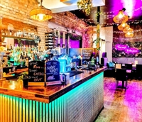 restaurant bistro bar on - 1