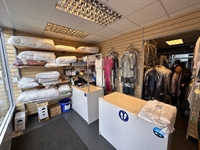 dry cleaners laundry business - 1