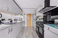 freehold guest house with - 3