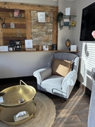 established beauty salon - 1
