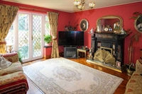 a beautiful detached property - 3