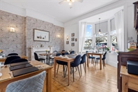 freehold guest house with - 2