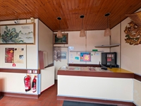 hot food takeaway located - 3