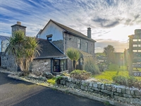 freehold 6 bedroom guest - 1