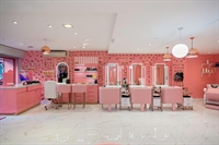 exceptionally fitted salon - 2