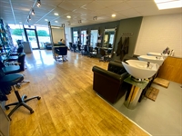 established attractive hair salon - 2