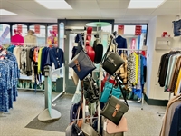 ladies fashions retail outlet - 3