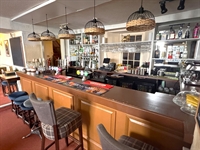 substantial freehold freehouse coaching - 2