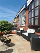beautifully renovated six bedroom - 2