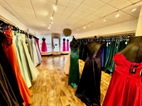 leasehold dress boutique located - 3