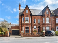 established 8-bedroom coastal holiday - 1