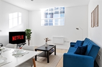 freehold serviced accomodation newark - 2