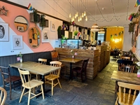 a superb cafe restaurant - 3