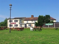 gloucestershire outstanding riverside location - 1
