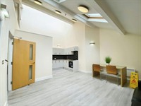 refurbished long leasehold office - 2