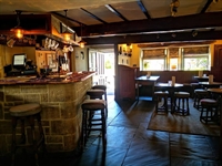 popular established bar restaurant - 3