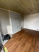 empty retail unit - 3