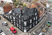 prominent willesden corner pub - 1