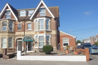 immaculate freehold guest house - 1
