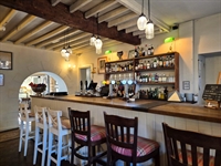 free-of-tie pub restaurant with - 2