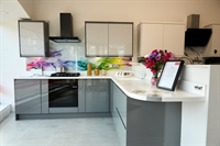 stunning location lucrative franchise - 2
