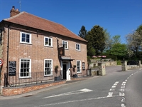 wiltshire prestigious village freehouse - 1