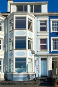 established 5-room seafront b& - 1