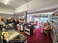 café restaurant with-accommodation for - 3