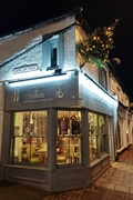 popular stylish lucrative restaurant - 1