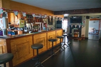 six-bedroom public house to - 2