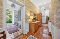 8 bedroom guest house - 2