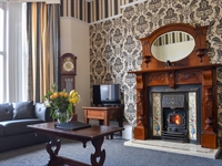established 8-bedroom coastal holiday - 2