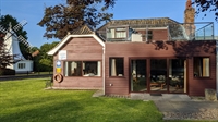 freehold riverside holiday let - 2