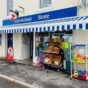 traditional licensed convenience store - 1