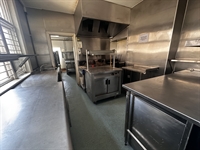 e-class premises with fully - 3
