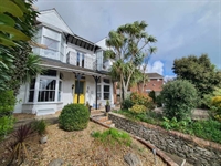 victorian eight bedroom guest - 1